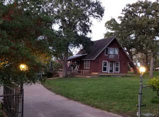 11572 Lakeview Rd, Brenham, TX 77833