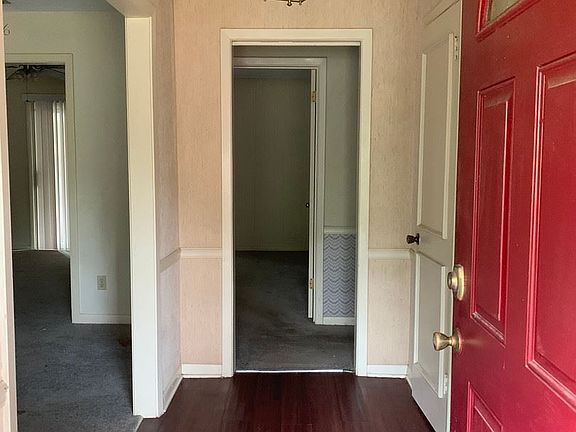 3rd image of 3912 Camellia Dr