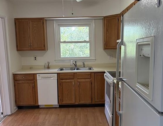 2nd image of 19 Pine Rd Floor 2