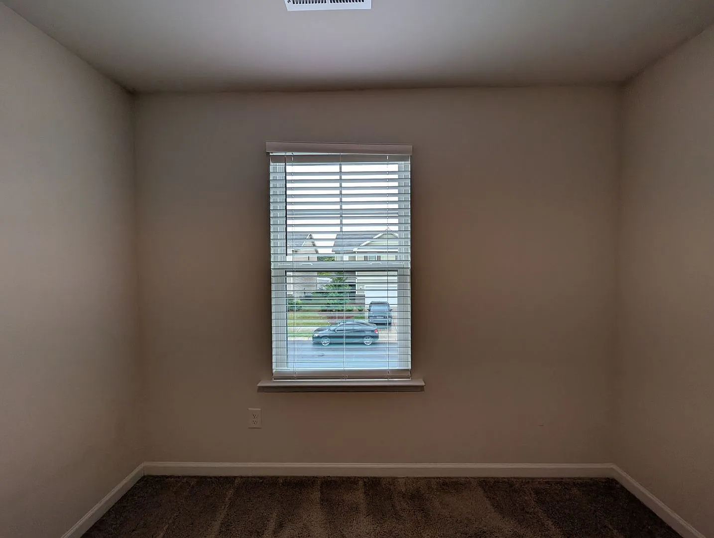 Room in 4 Bedroom Home at Eastcott Ave — Photo 4