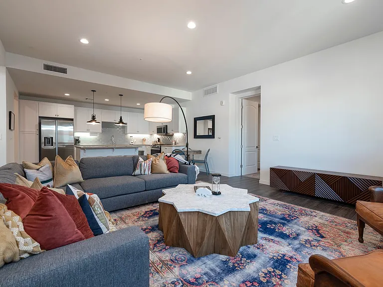 Mission View Residences — Photo 17