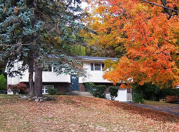 2nd image of 23 Yankee Maid Ln