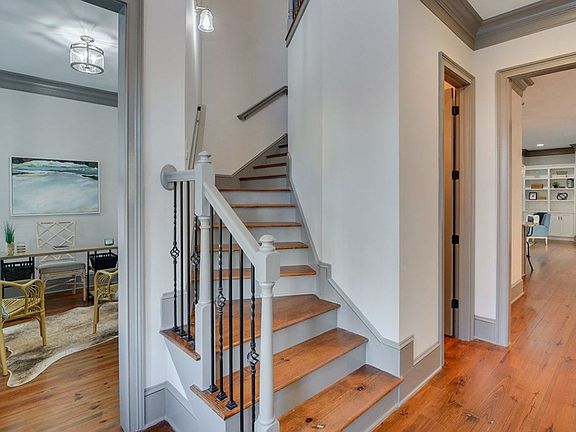 4th image of 3057 Leaning Oak Way