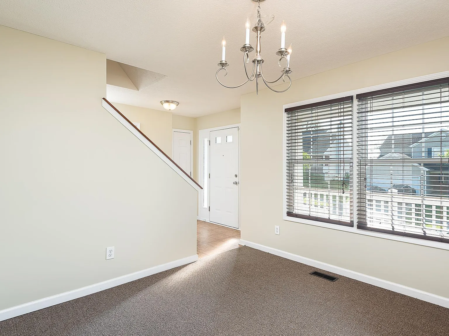 105 Dunn Cir — Photo 4