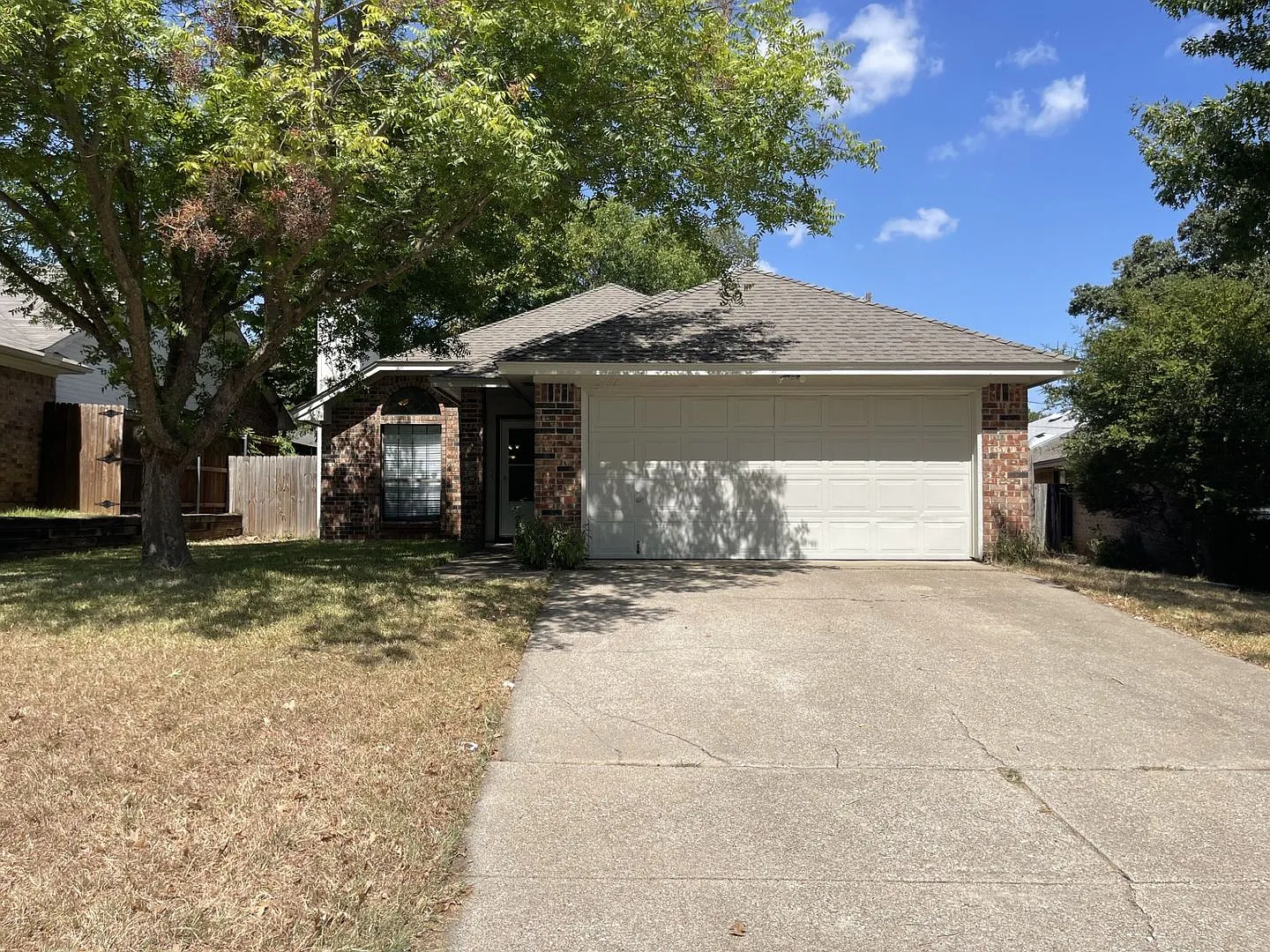 5737 Sterling Green Trl, Arlington TX 76017 — Photo 1