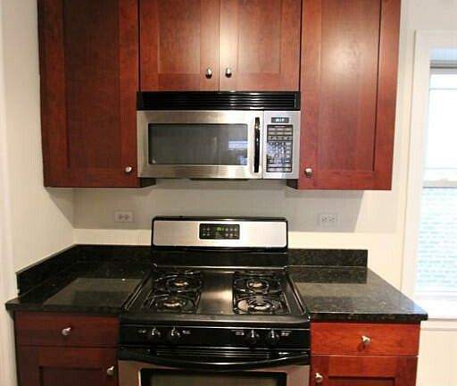 3rd image of 3808 N Sheffield Ave Unit 3816-1W