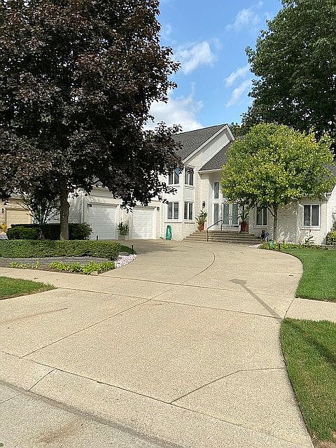 1st image of 50458 Heatherwood Ln