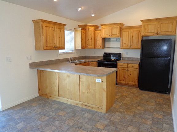 3rd image of 3877 E Lorna Ave
