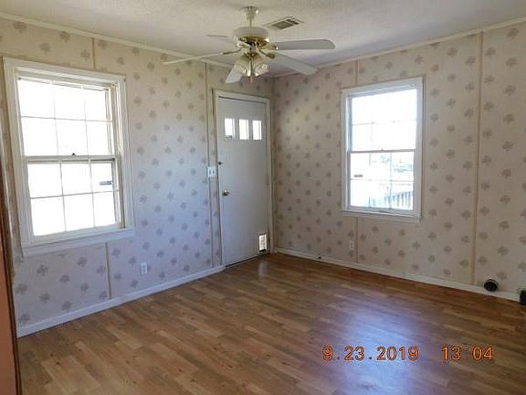 4th image of 136 Sherwood Forest Dr