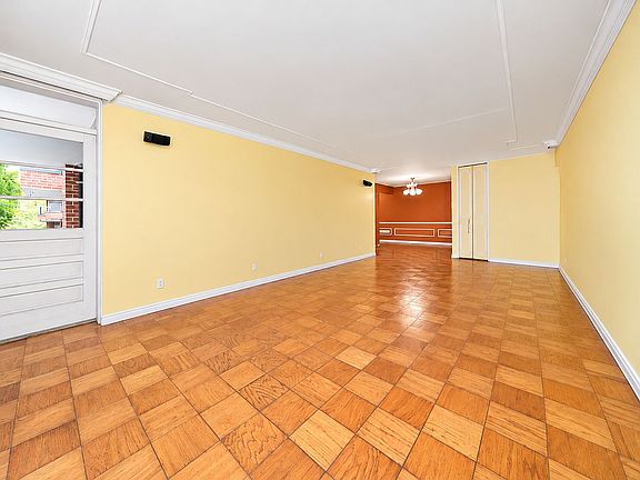 3rd image of 1199 E 53rd St APT 2S