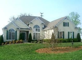 217 Mountain View Dr, Woodstock, GA 30188
