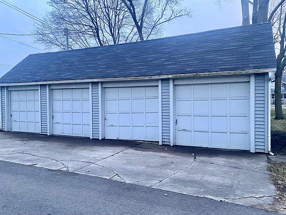 3rd image of 810 Bower St