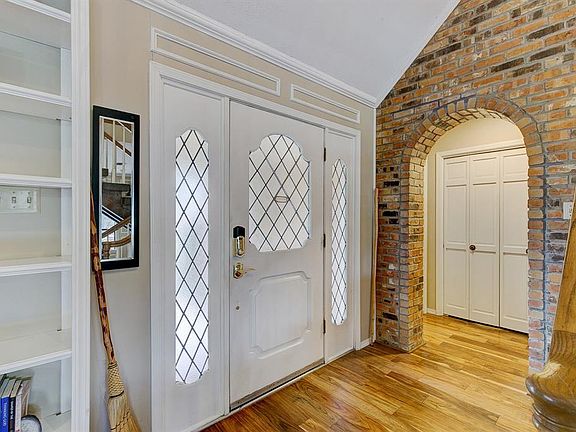 5th image of 2305 W Arbrook Blvd