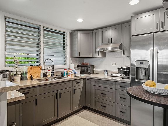 5th image of 411D Kapahulu Ave #D
