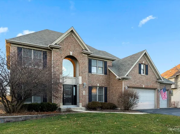 263 Johnson Woods Dr, Batavia, IL 60510