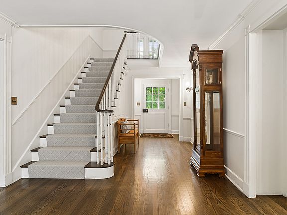 4th image of 332 Old Sutton Rd