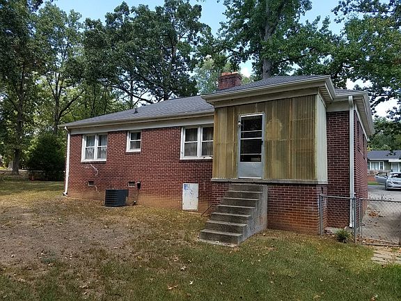 3rd image of 8 Twin Springs Dr
