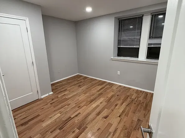 7057 Cresheim Rd, Philadelphia, PA