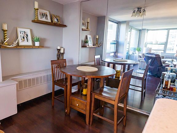 5th image of 1255 N Sandburg Ter Unit 912