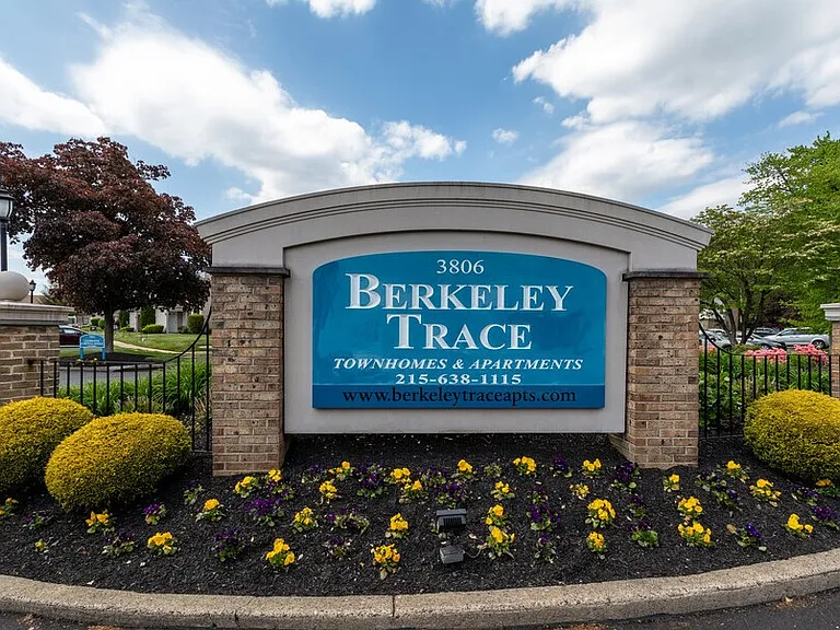 Berkeley Trace — Photo 20