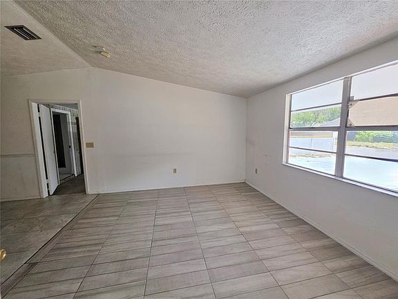 3rd image of 4037 LAS VEGAS DRIVE
