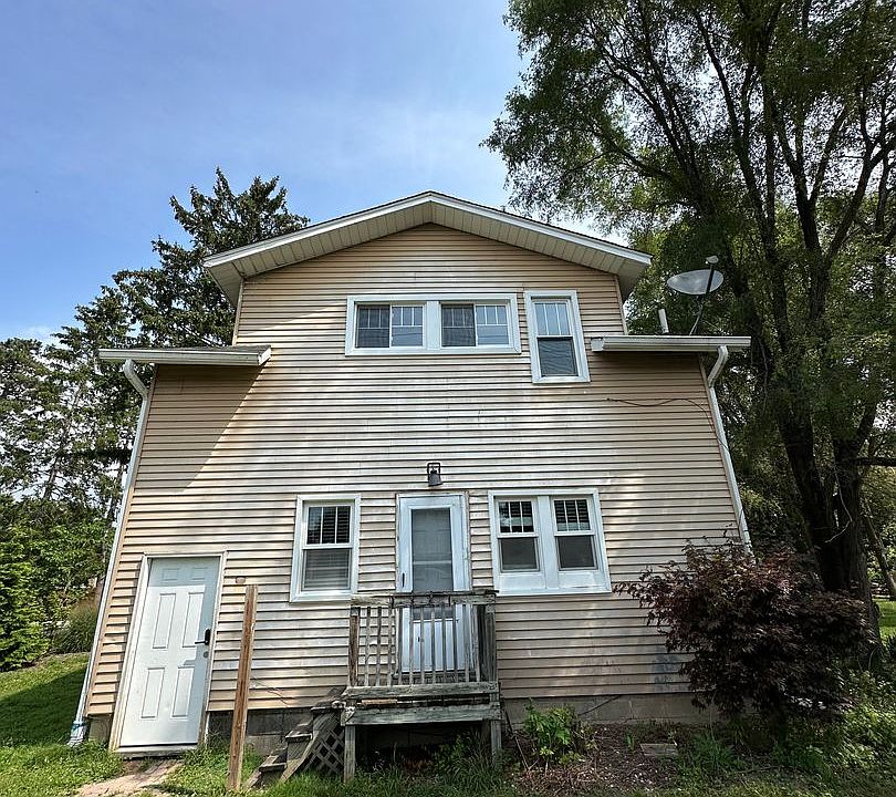 1st image of 1322 N Huron River Dr