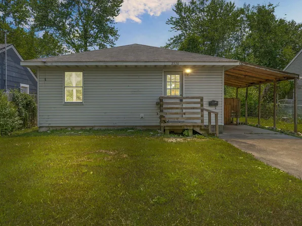 2528 W High Street, Springfield, MO 65803