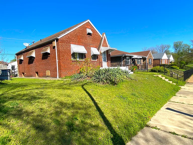 4547 Bessie Ave — Photo 3