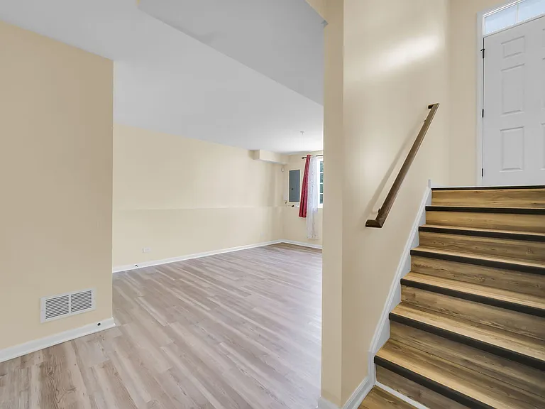 1476 Manning Ave — Photo 23