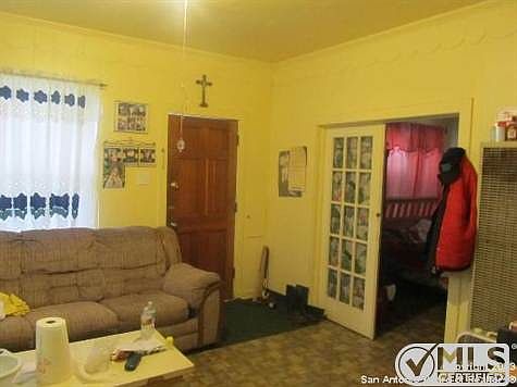 5th image of 216 Delmar St