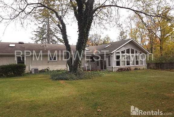 2nd image of 1207 N Dixie Dr