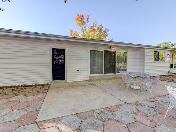 3rd image of 3705 Tremont Dr