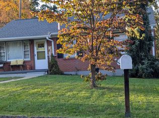 206 Surrey Rd, Staunton, VA 24401