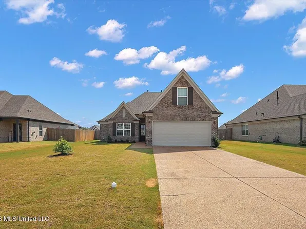 8692 Hayes Dr, Southaven, MS 38672