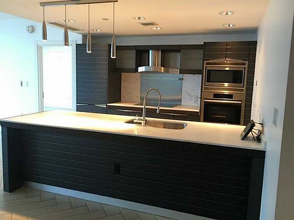 3rd image of 200 Biscayne Blvd Unit 4208