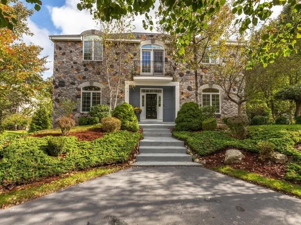 1 Lady Slipper Ln, Chelmsford, MA 01824