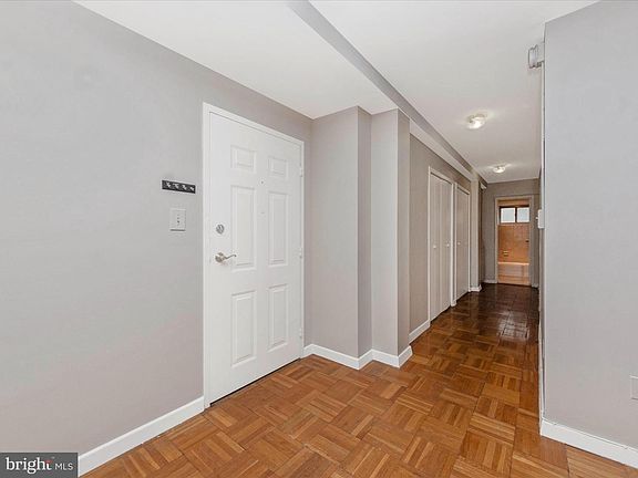 4th image of 3900 Tunlaw Rd NW APT 104