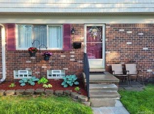 23649 Haig St, Taylor, MI 48180