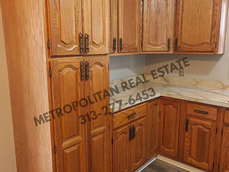 Ample cabinet space in kitchen