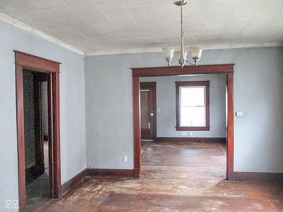 4th image of 327 N Anderson St