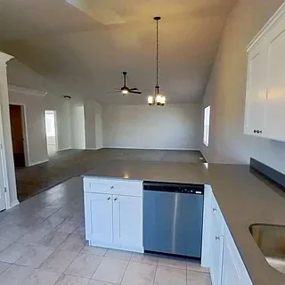4 bed, 2620 sqft, $2,650 — Photo 4
