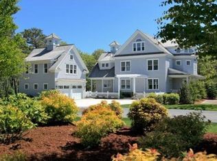 28 Flat Pond Cir, Mashpee, MA 02649