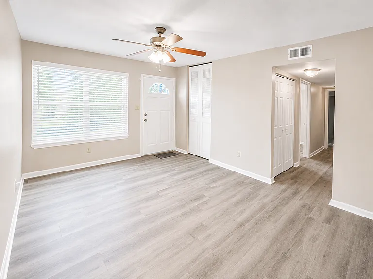 4111 Prince Ln — Photo 3