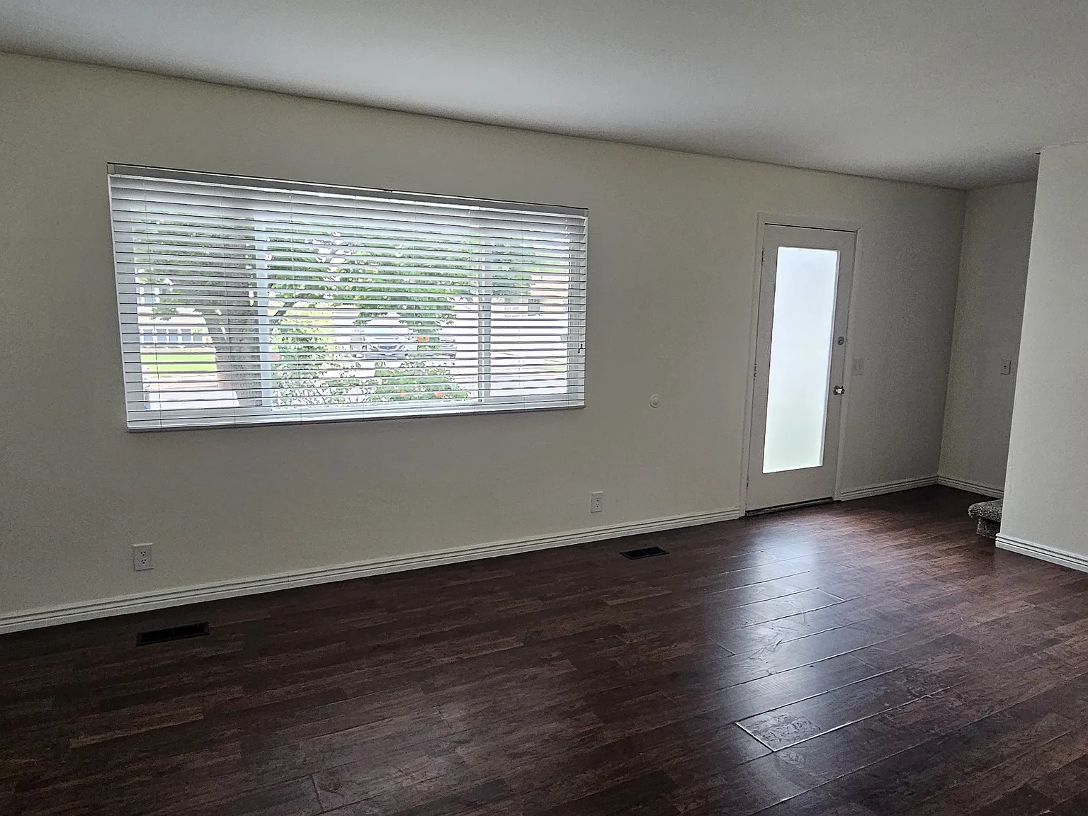 4 bed, 2.5 bath, 2400 sqft, $2,550 — Photo 3