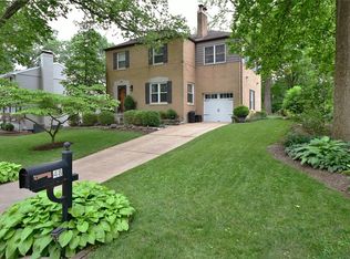 48 Heatherbrook Ln, Saint Louis, MO 63122