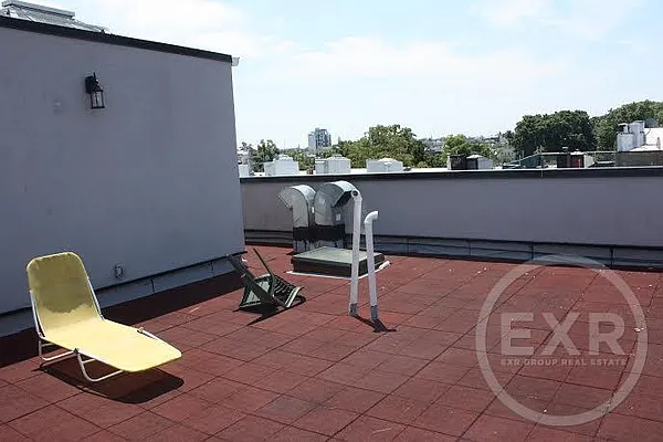 Rented by EXR | media 44