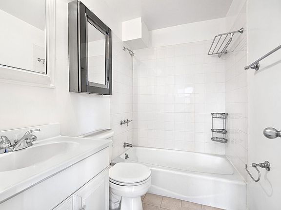 4th image of 2 Tudor City Pl APT 9MS
