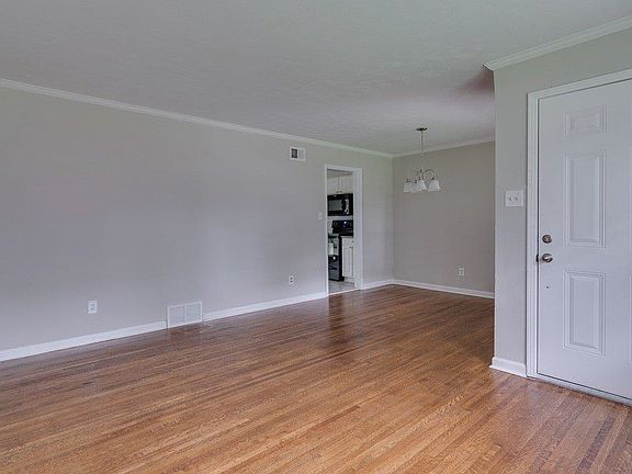 3rd image of 3507 Boeingshire Dr
