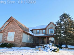1267 Woodland Springs Dr, Howell, MI 48843