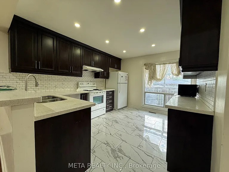 556 McCowan Rd — Photo 9